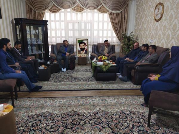 دیدار مسئول هماهنگی دفتر امور ایثارگران وزارت ارتباطات با خانواده شهدا و ایثارگران استان سیستان وبلوچستان