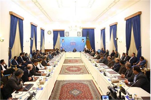 رساندن بسته پستی در کمترین زمان، با کیفیت بالا و اخلاق خوش باید در اولویت باشد / برای توسعه زیرساخت ها و نوسازی ناوگان پست اعتباراتی در نظر گرفته شده است / وضعیت دریافتی کارکنان پست بهبود پیدا می کند