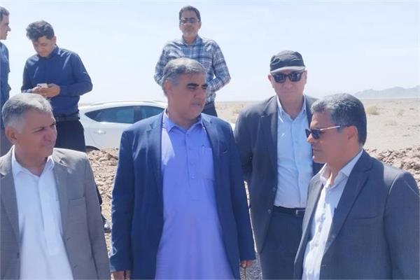 بازدید میدانی مدیرکل ارتباطات و فناوری اطلاعات سیستان و بلوچستان از بخش نصرت‌آباد زاهدان/تأکید بر تسریع در اجرای پروژه‌های فیبر نوری