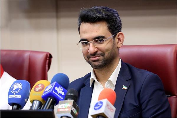 آذری جهرمی در نشست با مدیران هلال‌احمر تأکید کرد: اتصال ۴۳۰ مرکز امداد در بستر شبکه ملی اطلاعات / ارسال ۶۰ میلیون نفر هشدار در حوادث سیل اخیر/ ستاره مربع‌ها از این پس به‌جای جیب‌بری به مردم خدمت ارائه