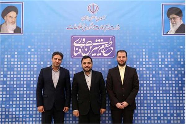 تاکید رییس جمهوری بر دریافت نقطه نظرات بخش خصوصی در تصمیم گیری ها / توسعه کمی و کیفی شبکه ارتباطی کشور در سال جاری / میزان ترانزیت اینترنت از خاک کشورمان از ابتدای دولت تاکنون دو نیم برابر شده است