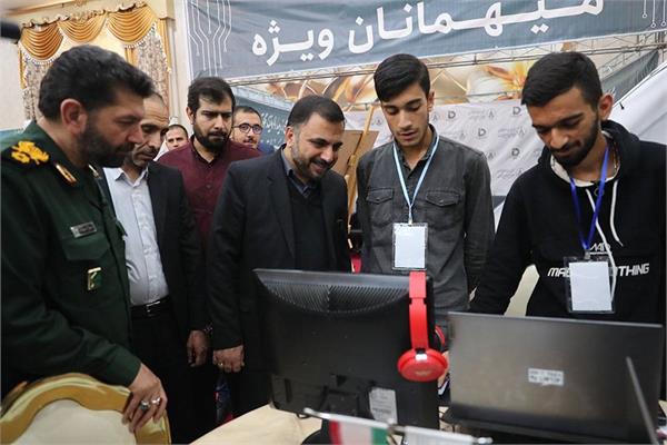 بازدید وزیر ارتباطات از سومین رویداد تولید محتوای دیجیتال بسیج پایتخت