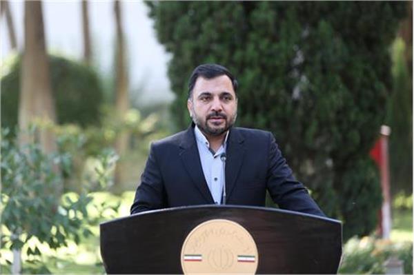 احدی حق دسترسی به اطلاعات مردم در پیام رسان های داخلی را ندارد / در دنیا جهت گیری به سمت رفع انحصار پیام رسان هاست