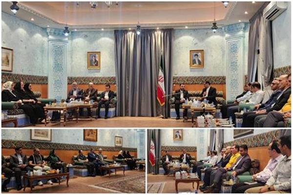 نشست مشترک وزیر ارتباطات با تعدادی از تجار و فعالان حوزه ارتباطات و فناوری اطلاعات ساکن عمان